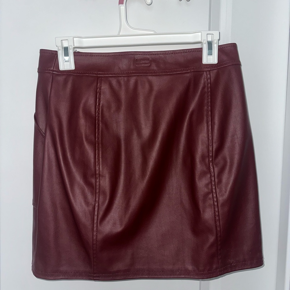 Burgundy Faux Leather Express Skirt, size 6, NWOT